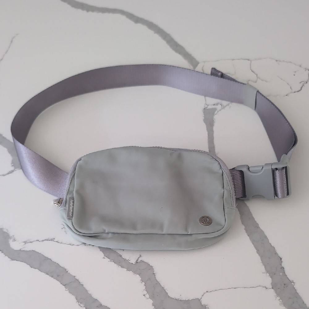 Lululemon Everywhere Belt Bag 1L Gray